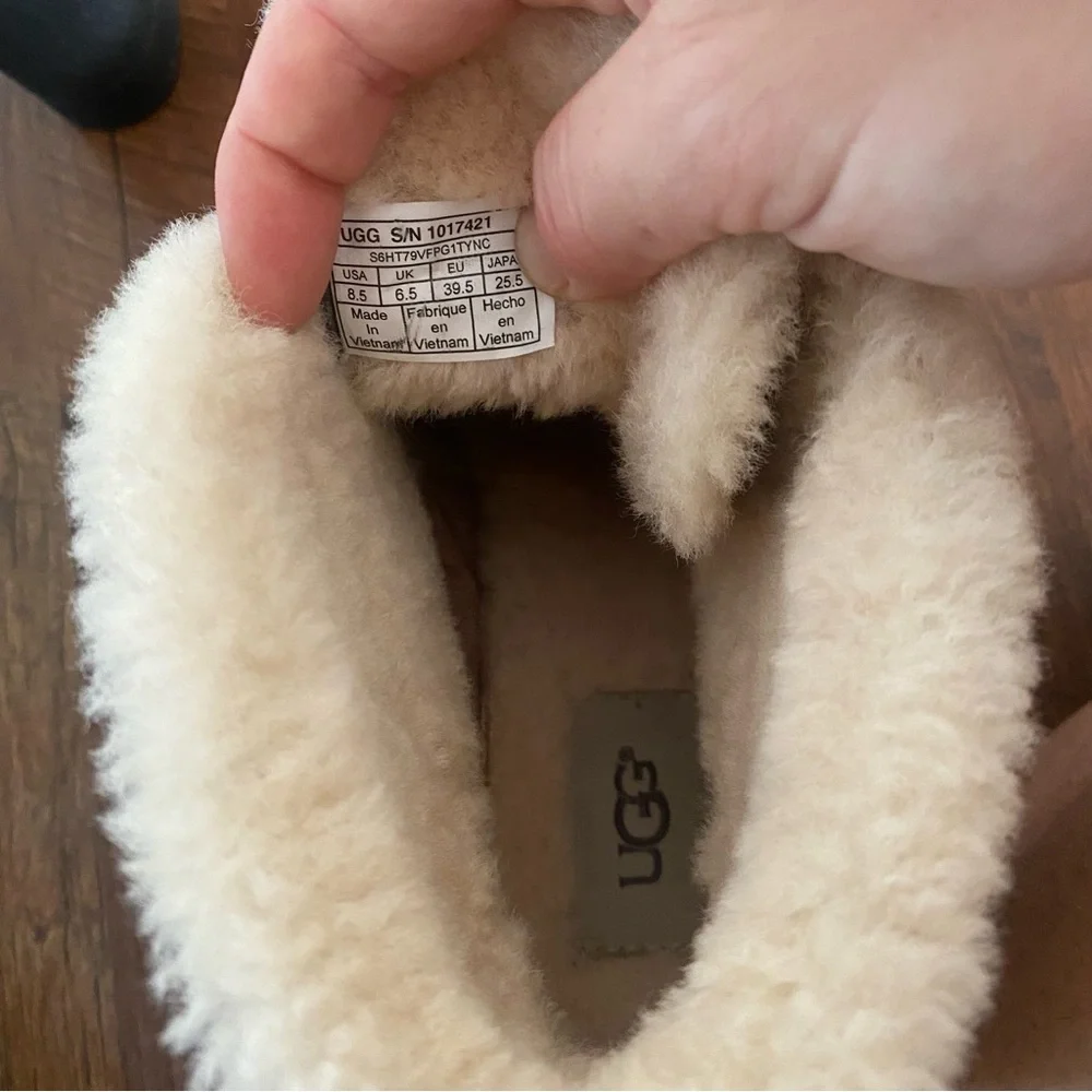 UGG Jeovana Womens Suede Waterproof Wedge Winter Ankle Boots *like NEW* sz 8.5